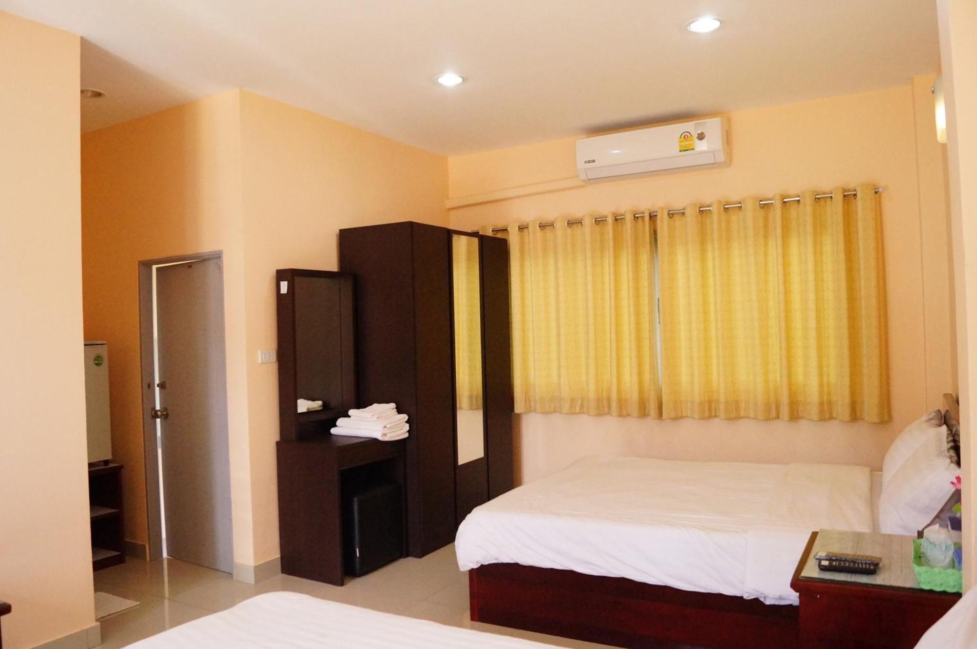 Jirasin Hotel & Apartment Ranong Bilik gambar